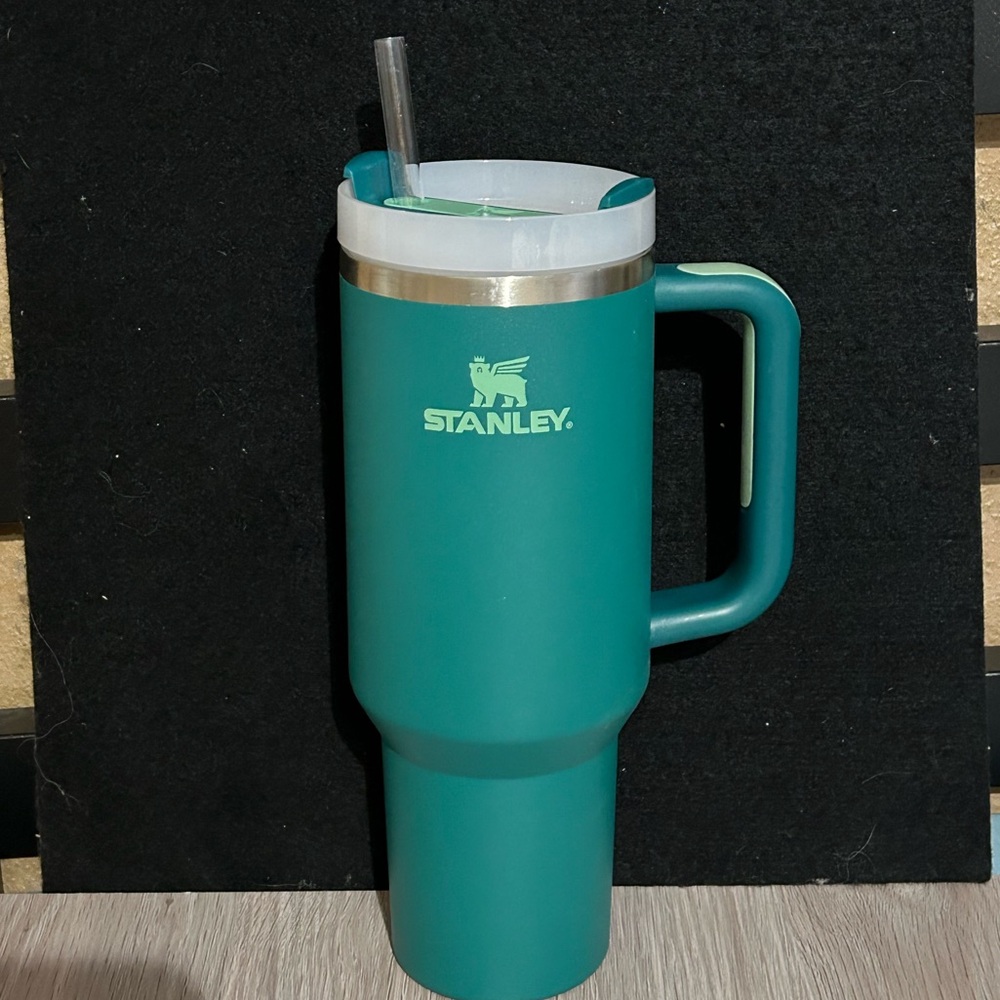 THE QUENCHER H2.0 FLOWSTATE™ TUMBLER | 40 OZ Excellent Condition!